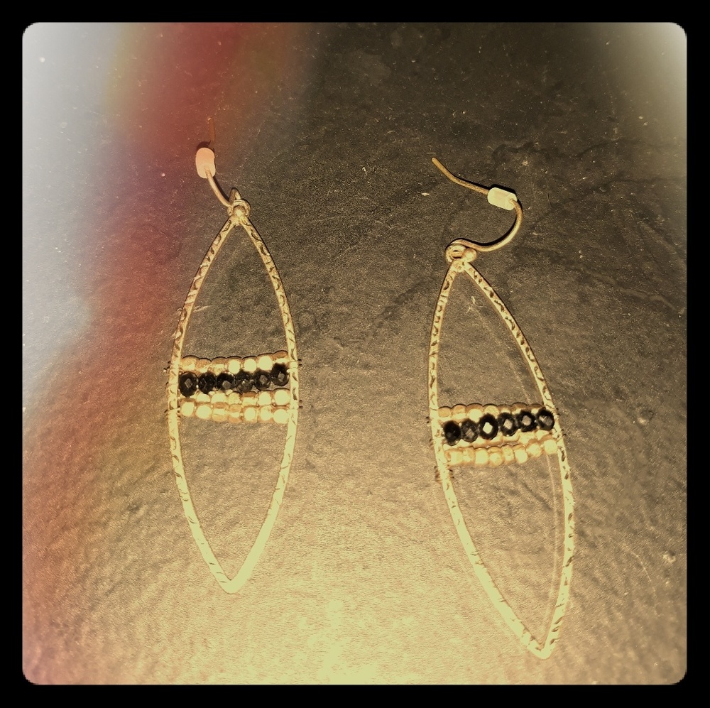 Gold earrings ( new)